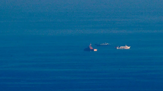 Barcos de salvamento en una imagen de archivo Un barco de salvamento y dos pesqueros participan en las tareas de búsqueda de los dos marineros desaparecidos