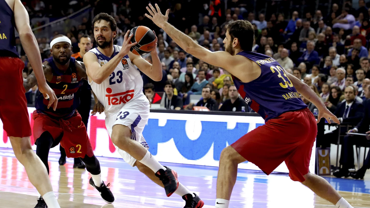 Llull conduce el ataque del Madrid en el Clásico Llull conduce el ataque del Madrid en el Clásico