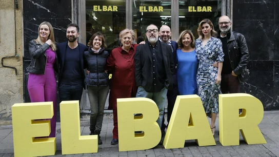 Equipo de la nueva película de Álex de la Iglesia, 'El Bar' Equipo de la nueva película de Álex de la Iglesia, 'El Bar'