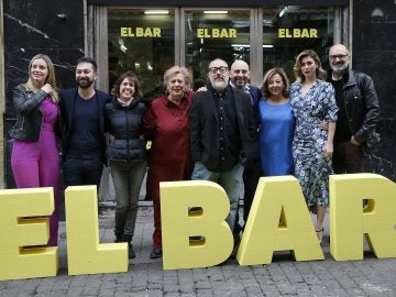 Equipo de la nueva película de Álex de la Iglesia, 'El Bar' Equipo de la nueva película de Álex de la Iglesia, 'El Bar'