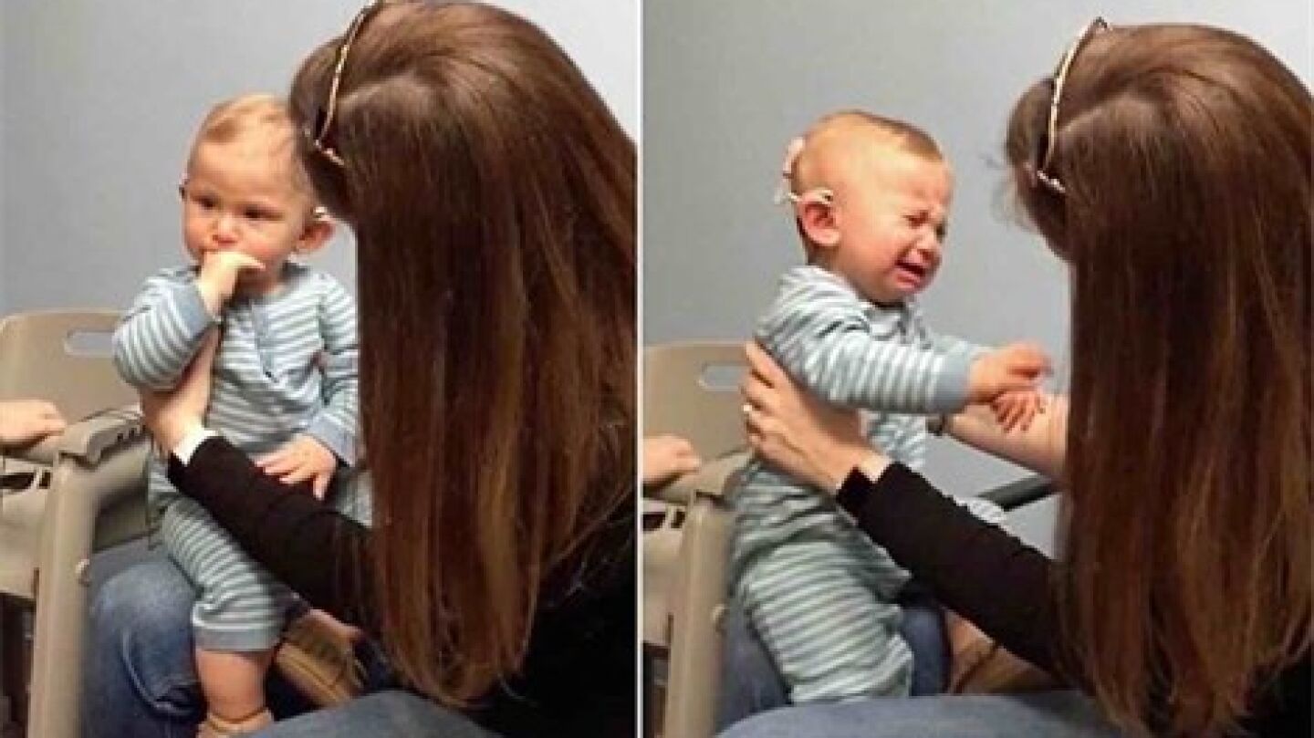 Un beb&eacute; sordo llora al escuchar por primera vez la voz de su madre