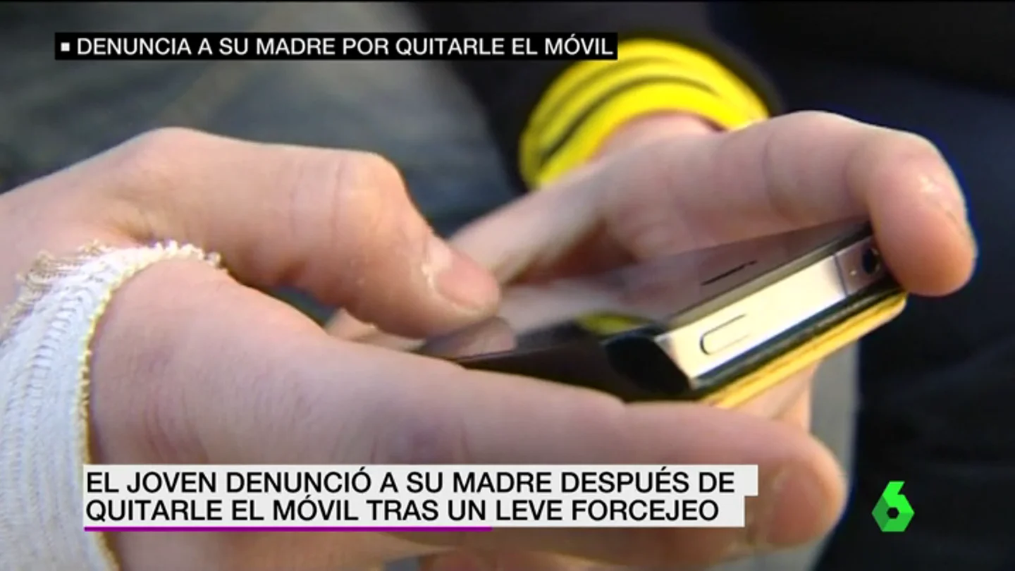 Frame 5.660009 de: "La acusada sólo se preocupaba por su educación": absuelta una madre denunciada por su hijo tras quitarle el móvil Frame 5.660009 de: "La acusada sólo se preocupaba por su educación": absuelta una madre denunciada por su hijo tras quitarle el móvil