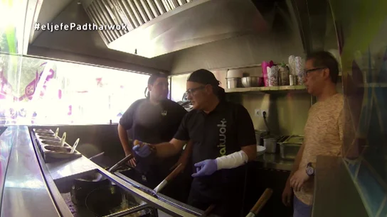 El Jefe Infiltrado de Padthaiwok y Álvaro El Jefe Infiltrado de Padthaiwok y Álvaro