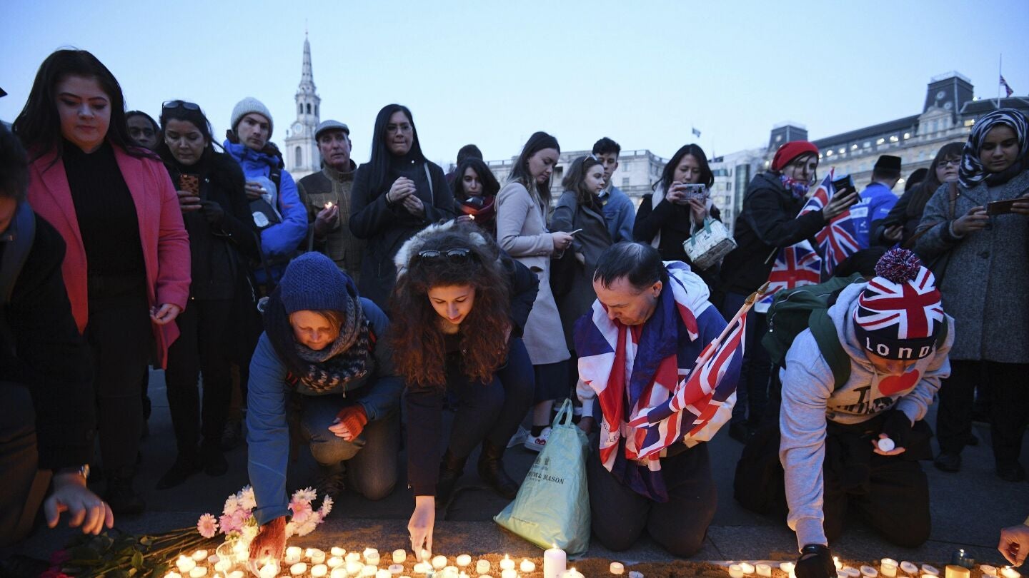 Vigilia por las v&iacute;ctimas del atentado en Londres en Trafalgar Square