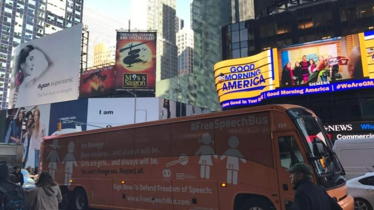 Autobús de Hazte Oír en Nueva York Autobús de Hazte Oír en Nueva York