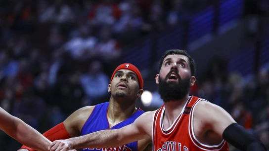 Nikola Mirotic, en busca del rebote junto a Tobias Harris Nikola Mirotic, en busca del rebote junto a Tobias Harris