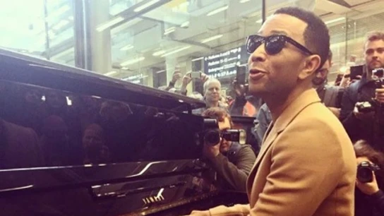 John Legend en el metro de Londres John Legend en el metro de Londres
