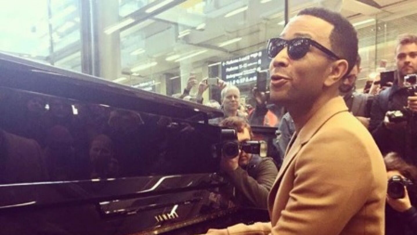John Legend en el metro de Londres