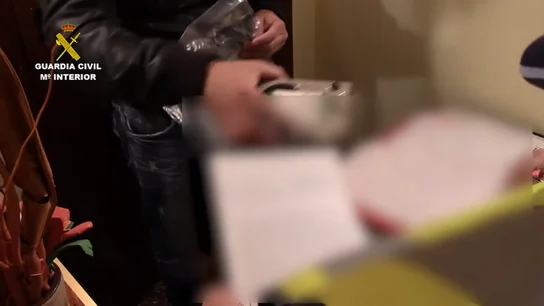 Frame 63.96704 de: Más de cien personas detenidas por tenencia y distribución de archivos pedófilos a través de Internet Frame 63.96704 de: Más de cien personas detenidas por tenencia y distribución de archivos pedófilos a través de Internet