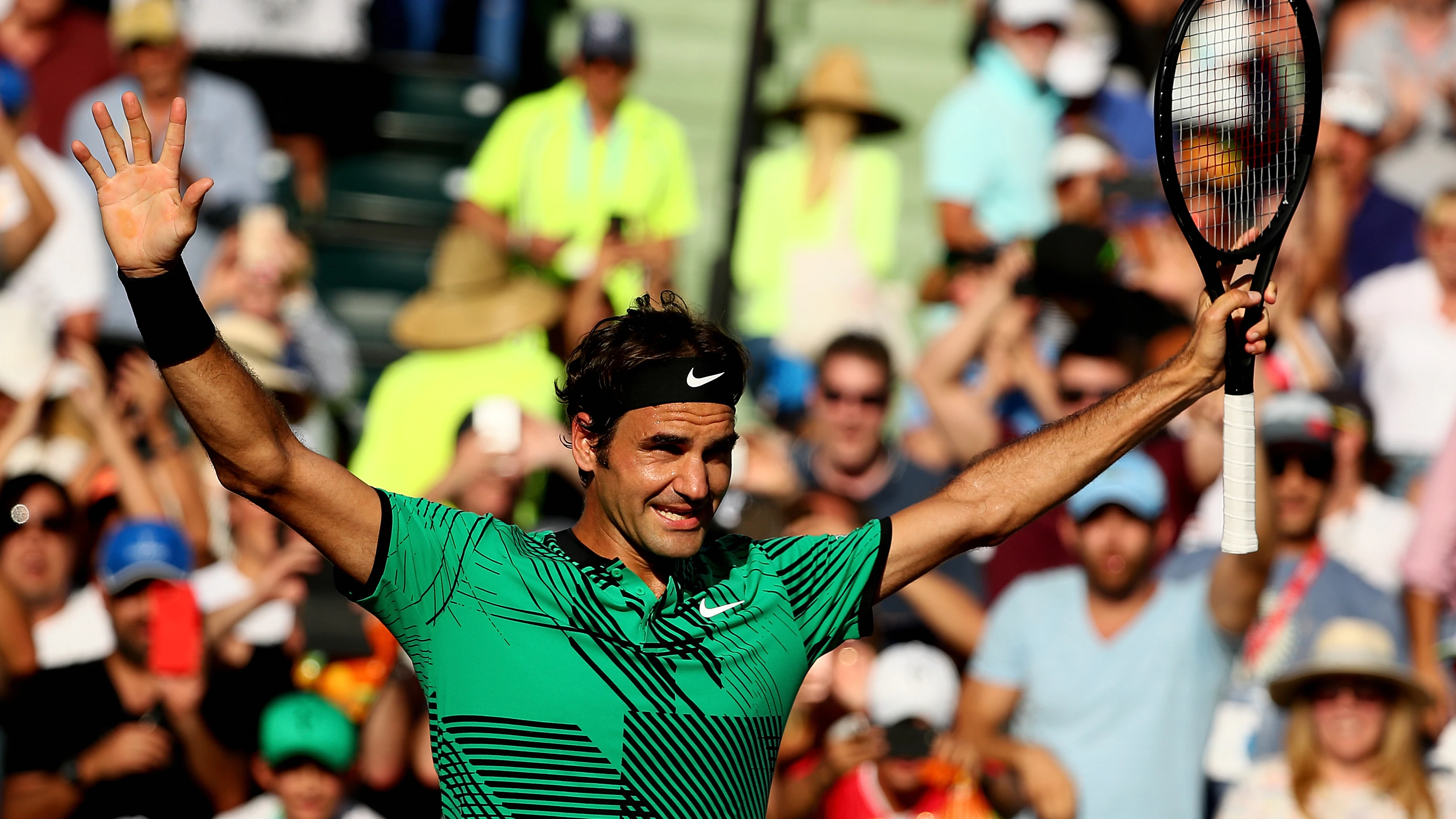 Roger Federer celebra la victoria ante Berdych