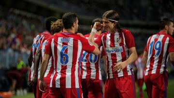 Los jugadores del Atlético de Madrid celebran el gol de Koke contra el Málaga