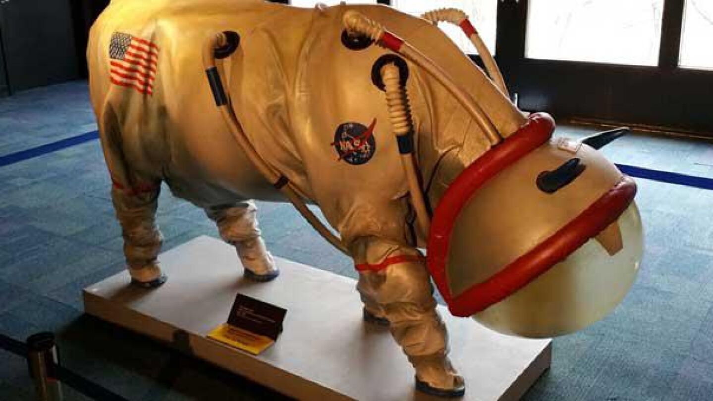El traje de vaca anunciado por la NASA en el April Fool's Day
