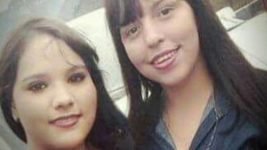 Dos adolescentes mueren decapitadas tras hacerse un selfie con una avioneta