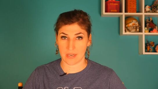 Mayim Bialik, la actriz que representa a Amy en la serie Big Bang Theory