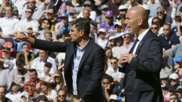 Zidane, junto a Pellegrino