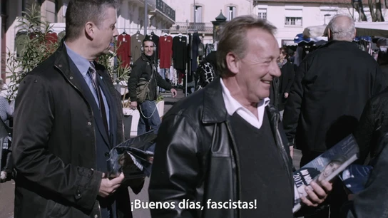 Simpatizantes de Le Pen en un mercado de Francia Simpatizantes de Le Pen en un mercado de Francia