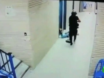 Frame 10.080562 de: Nuevas imágenes muestran la frialdad de la policía en los disturbios en Paraguay Frame 10.080562 de: Nuevas imágenes muestran la frialdad de la policía en los disturbios en Paraguay