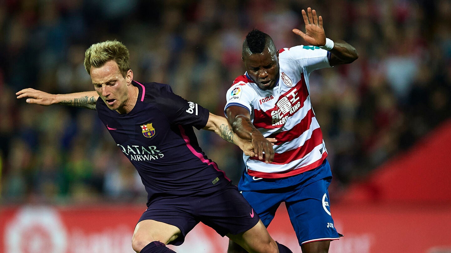 Rakitic, en acci&oacute;n ante el Granada