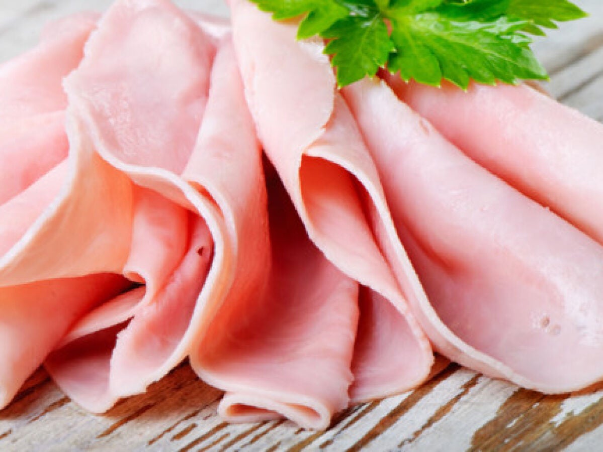 No, el jamón york no es un alimento sano (ni adelgaza), pero ¿es buena la  pechuga de pavo?