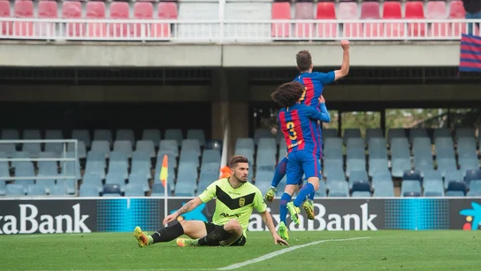 El filial celebra uno de los goles al Eldense El filial celebra uno de los goles al Eldense