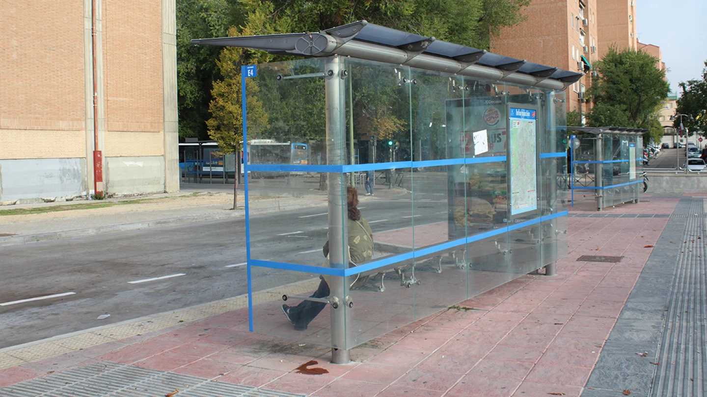 Marquesina de autobús (Archivo) Marquesina de autobús (Archivo)