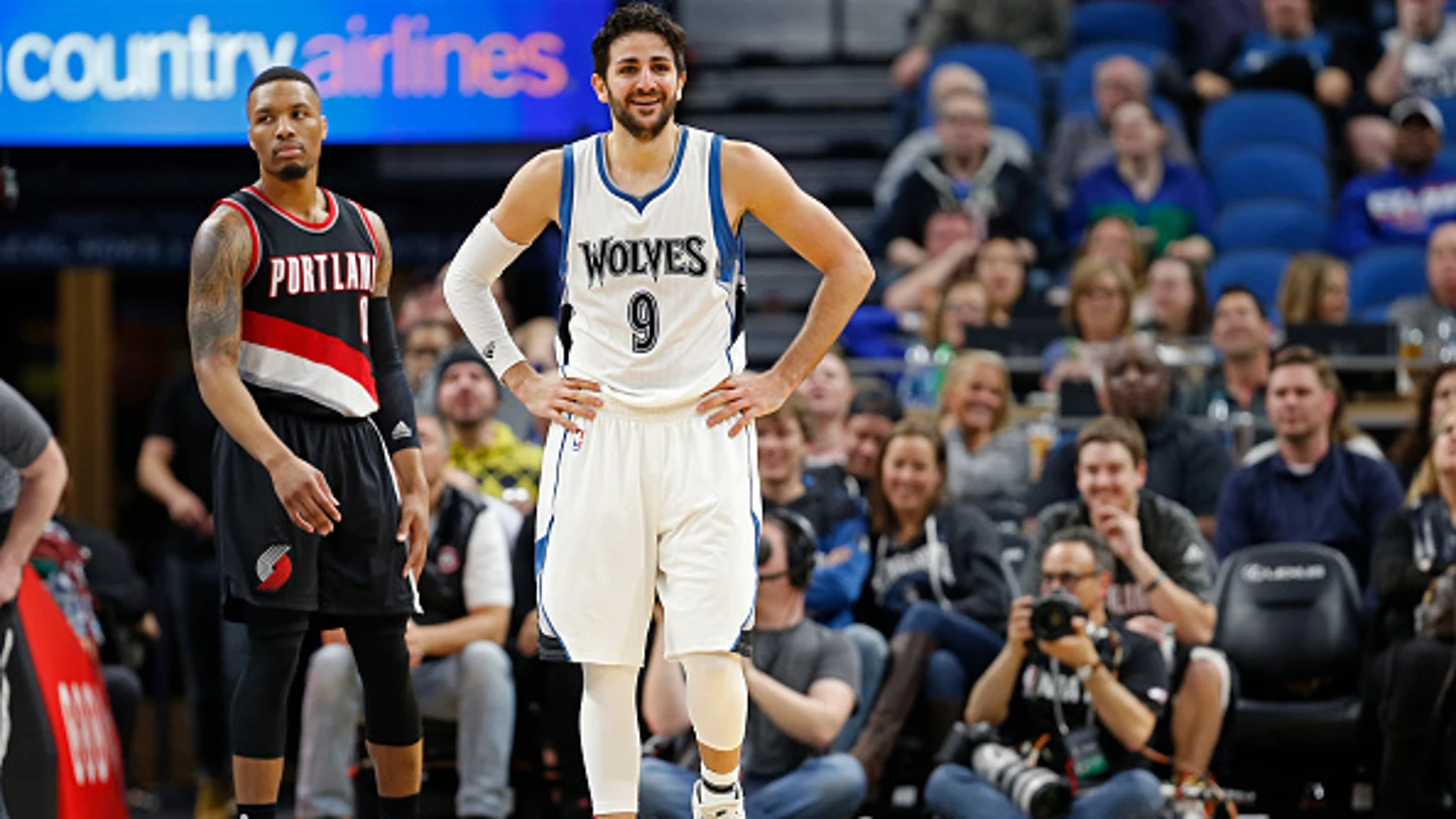Ricky Rubio sonríe tras una jugada ante Portland Ricky Rubio sonríe tras una jugada ante Portland