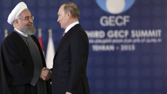 El presidente iran&iacute;, Has&aacute;n Rohan&iacute; (izq), junto a su hom&oacute;logo ruso, Vlad&iacute;mir Putin