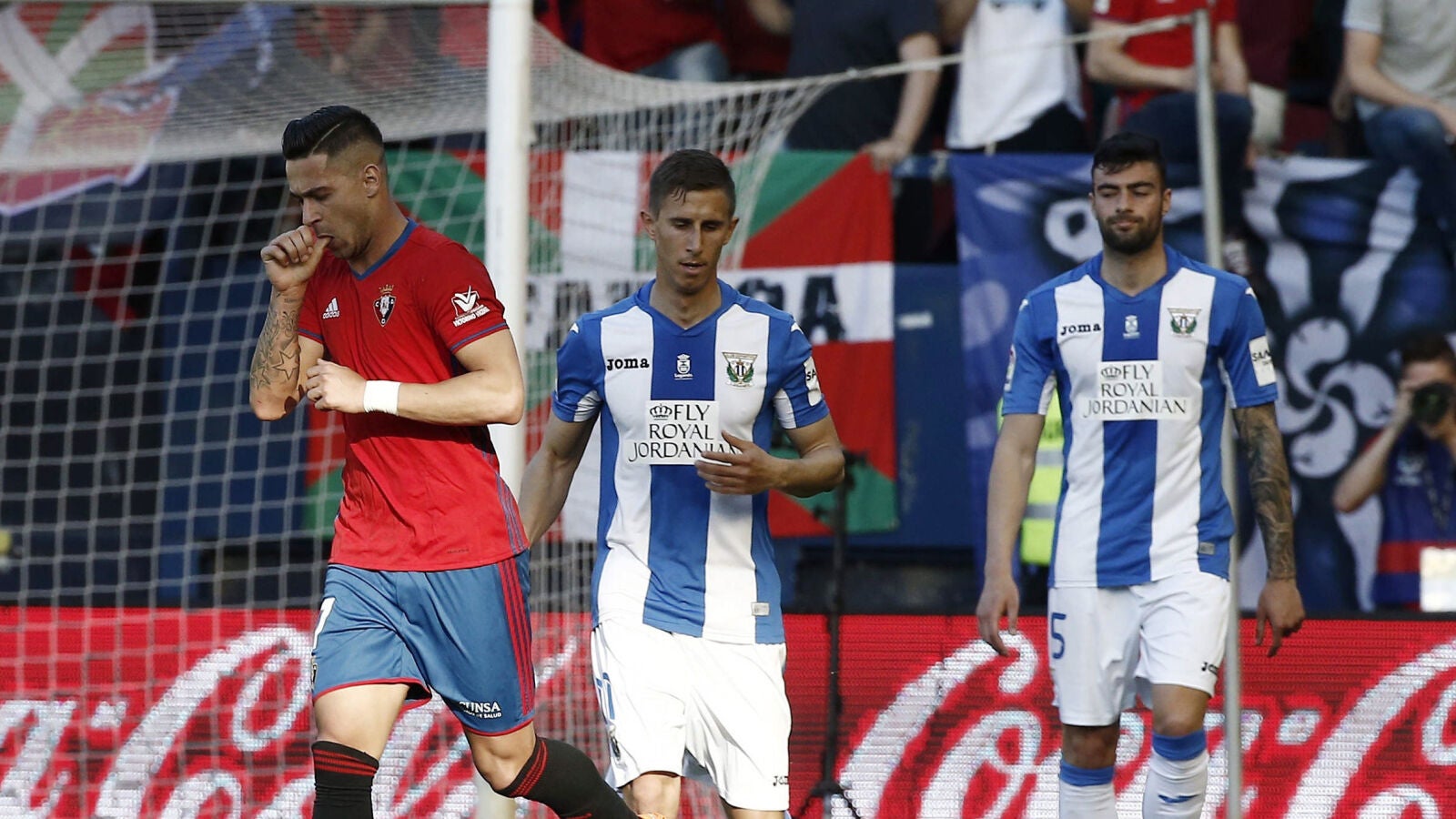 Sergio Le&oacute;n celebra uno de sus goles con Osasuna