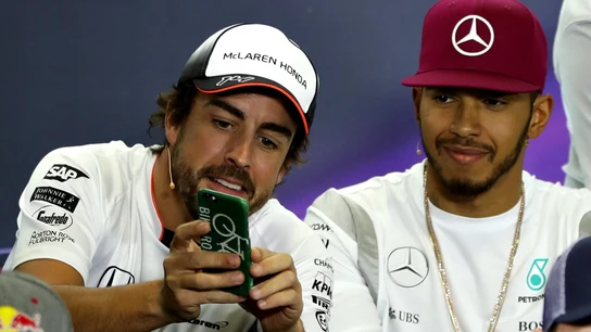 Fernando Alonso y Hamilton, durante una rueda de prensa de la FIA Fernando Alonso y Hamilton, durante una rueda de prensa de la FIA
