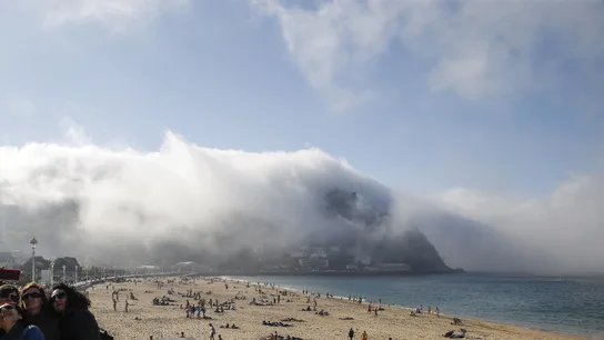 Nubes en la bahía de La Concha, en San Sebastián Nubes en la bahía de La Concha, en San Sebastián