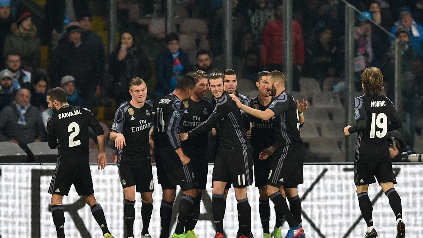 Los jugadores del Real Madrid celebrando un gol Los jugadores del Real Madrid celebrando un gol