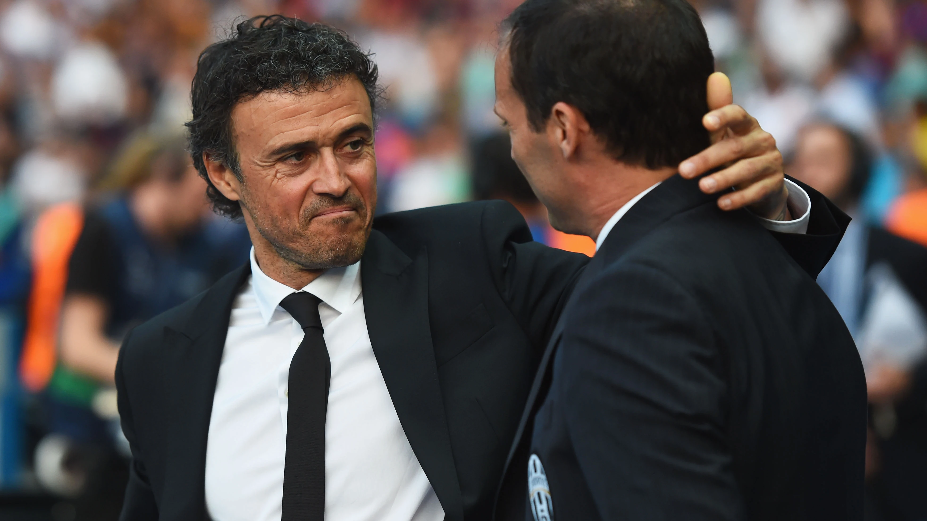 Luis Enrique saluda a Allegri en la final de 2015