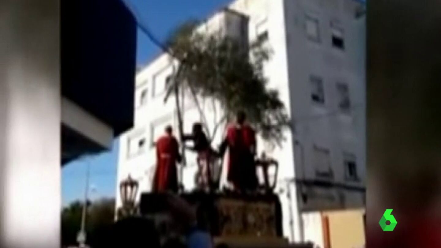 Frame 1.65623 de: cruz