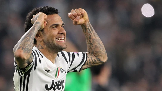 Dani Alves celebra un gol con la Juventus Dani Alves celebra un gol con la Juventus