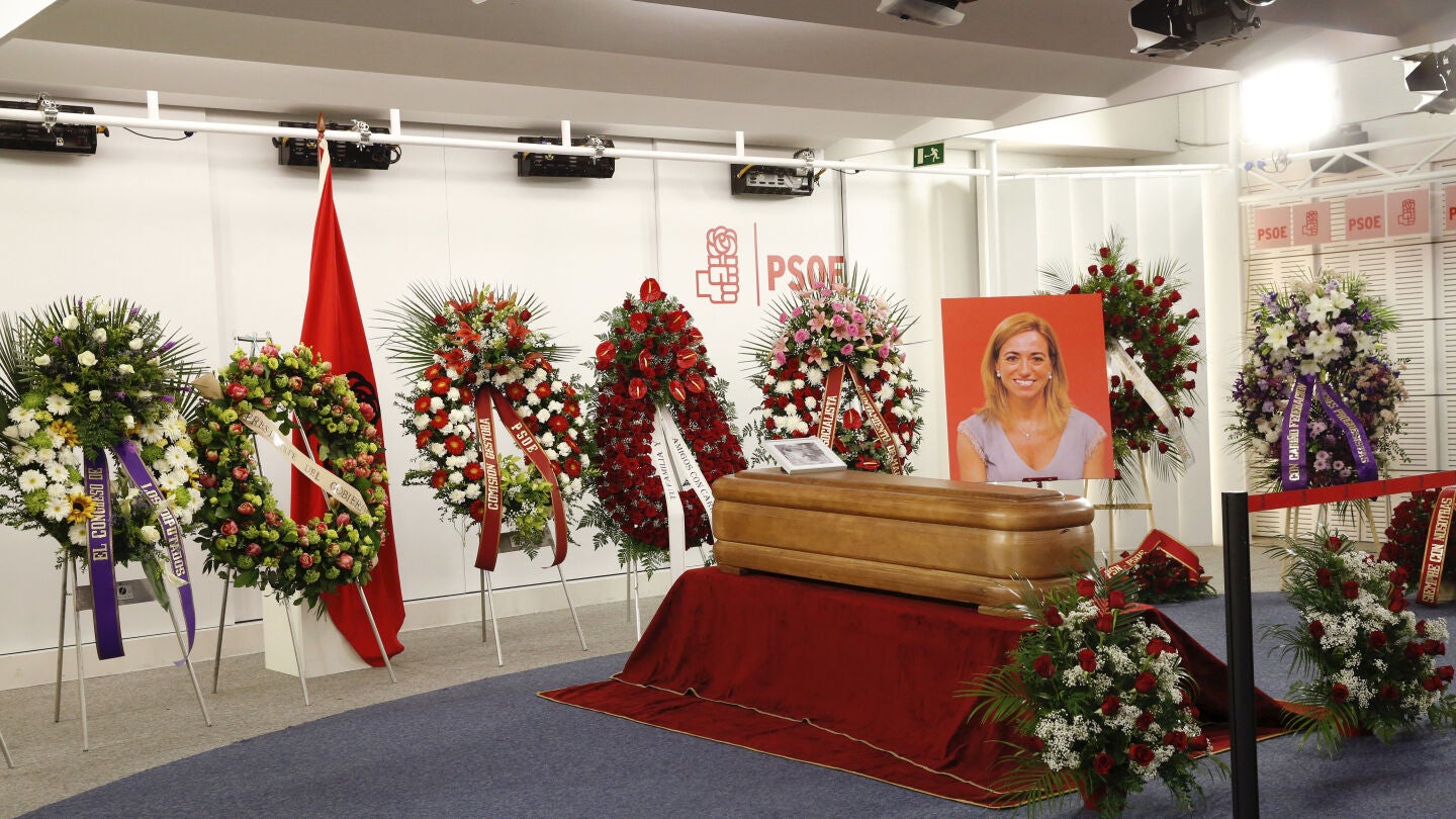 Capilla ardiente de Carme Chac&oacute;n instalada en la sede del PSOE, en Ferraz