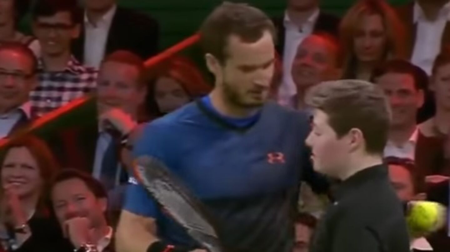 Murray le cede el &uacute;ltimo punto al recogepelotas