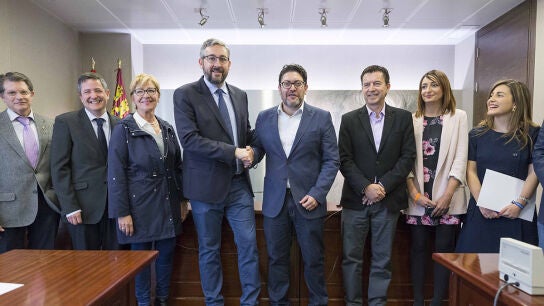 Reuni&oacute;n del PP y Ciudadanos en Murcia