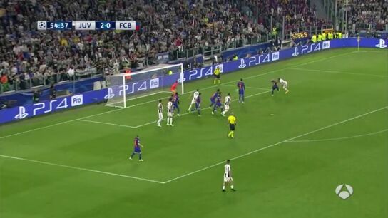 Frame 3.642642 de: Chiellini deja en evidencia a Mascherano y marca el 3-0 de cabeza a la salida de un c&oacute;rner