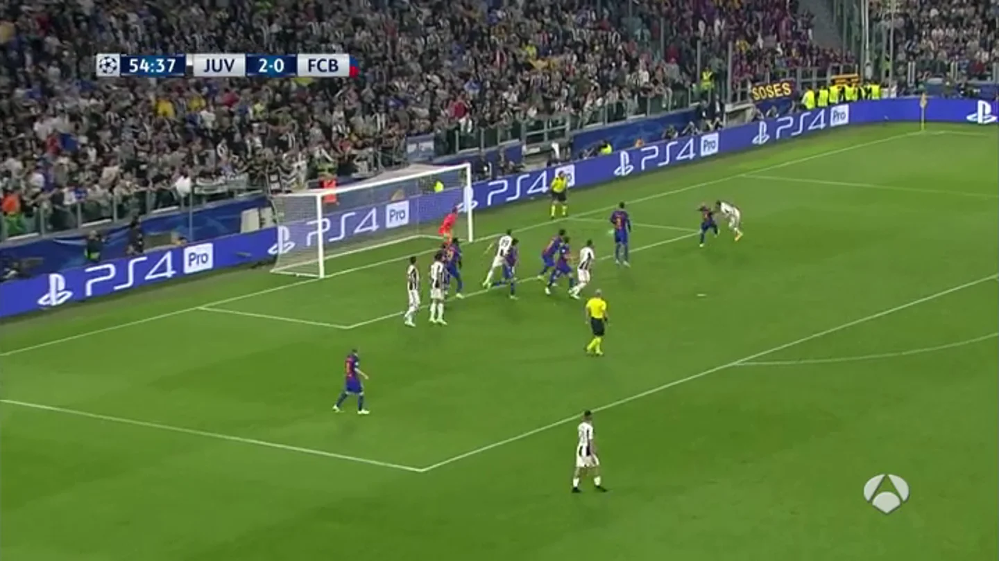 Frame 3.642642 de: Chiellini deja en evidencia a Mascherano y marca el 3-0 de cabeza a la salida de un córner Frame 3.642642 de: Chiellini deja en evidencia a Mascherano y marca el 3-0 de cabeza a la salida de un córner