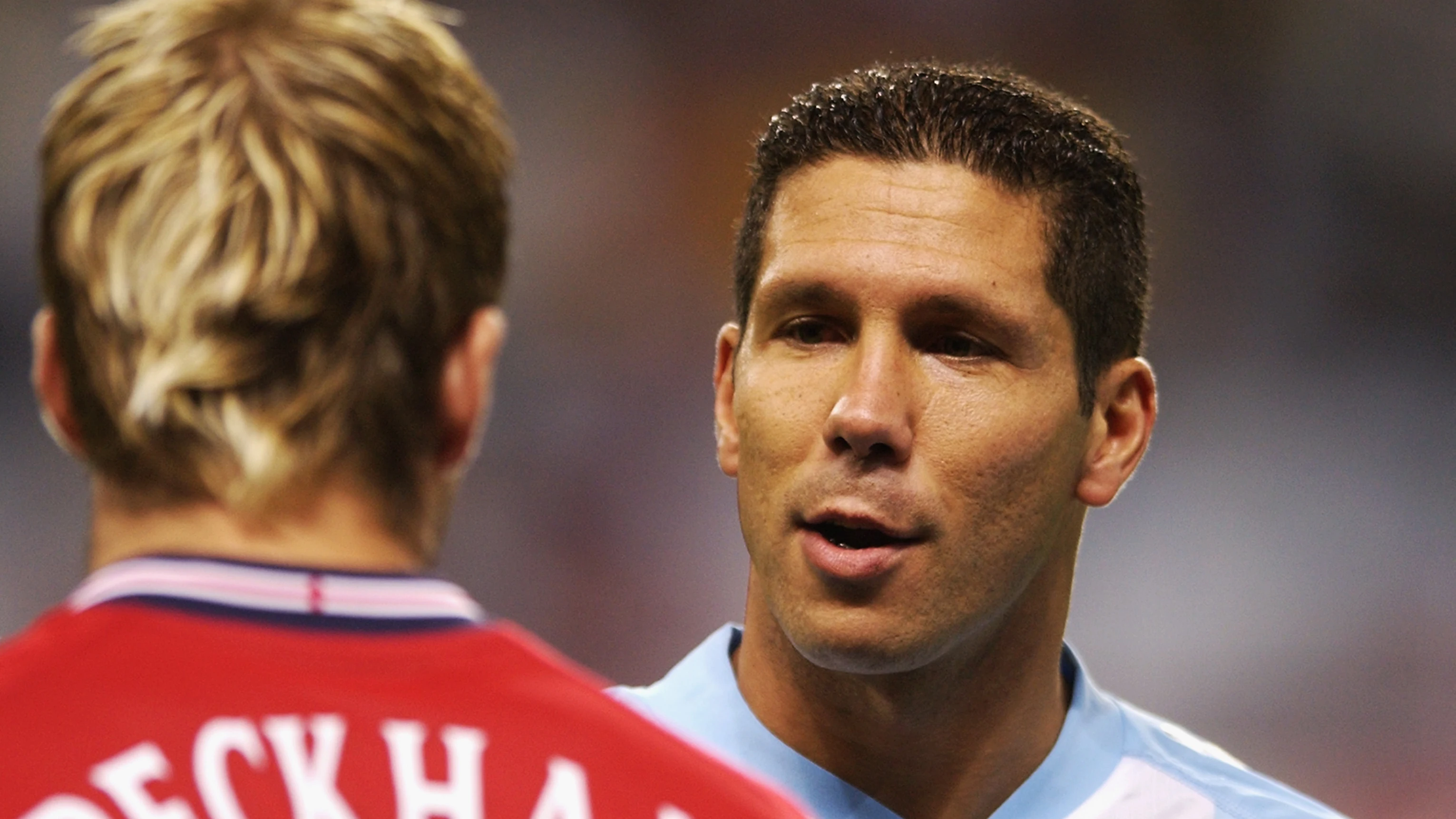 Simeone saluda a Beckham durante un Argentina - Inglaterra