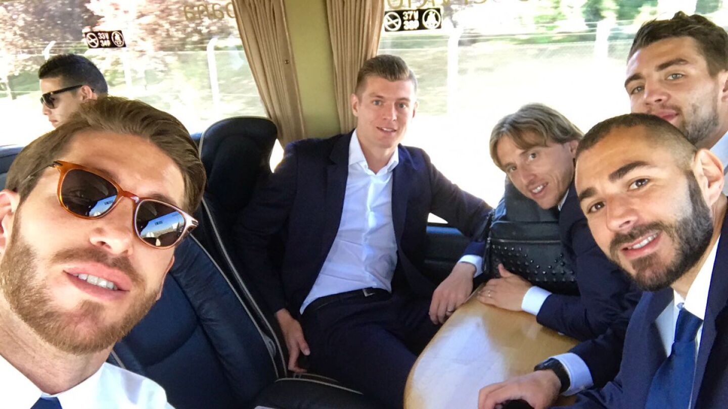 Jugadores del Real Madrid viajando a M&uacute;nich