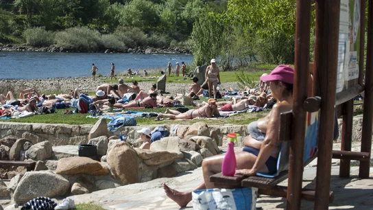 El buen tiempo aviva el turismo en España El buen tiempo aviva el turismo en España