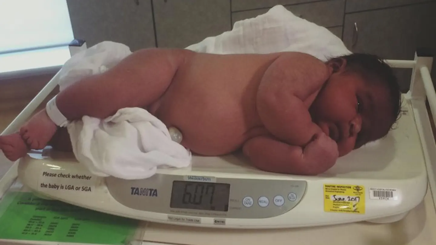 Una madre da a luz a un bebé de 6 kilos de manera natural y sin epidural EN AUSTRALIA