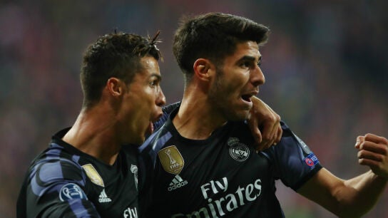 Cristiano y Asensio celebran un gol