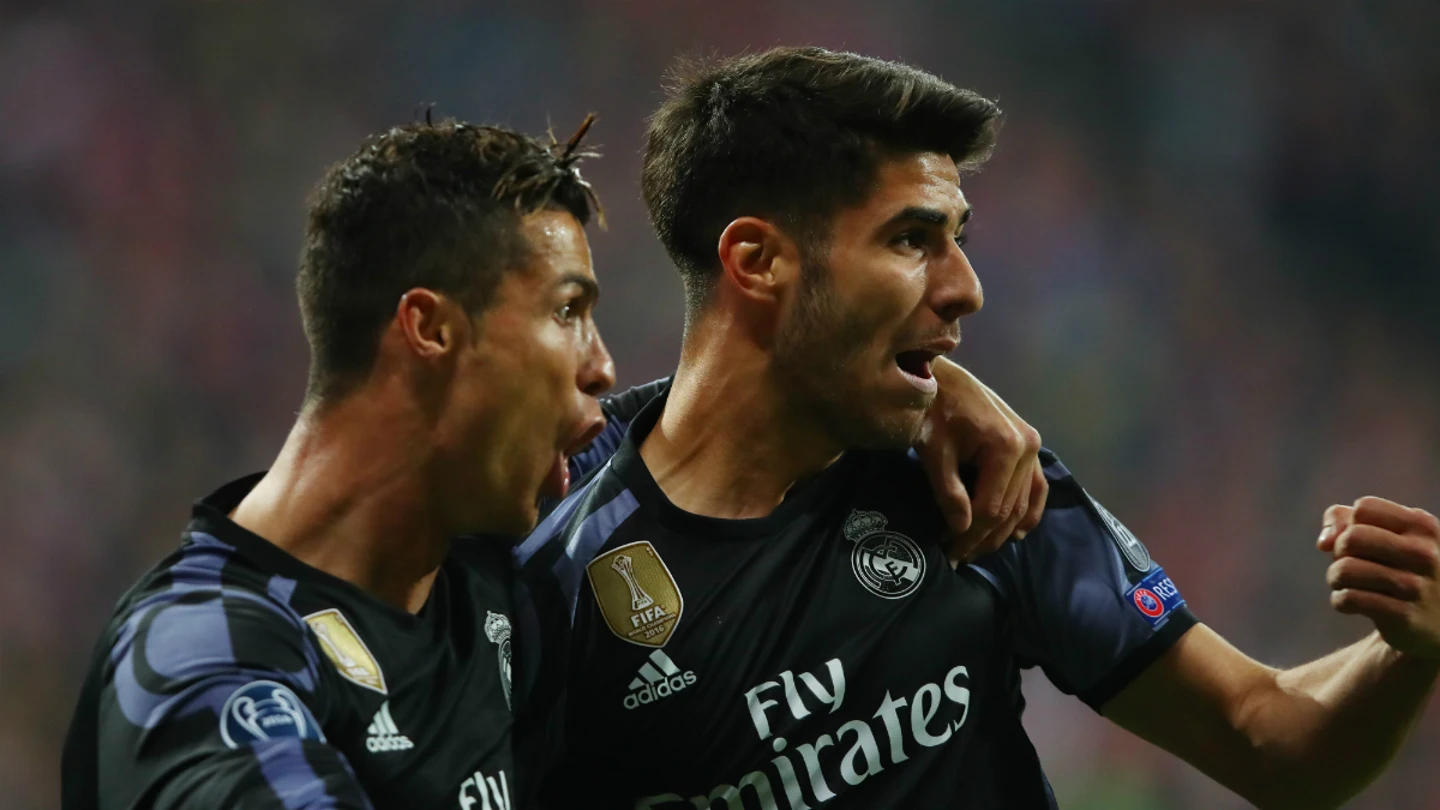 Cristiano y Asensio celebran un gol Cristiano y Asensio celebran un gol