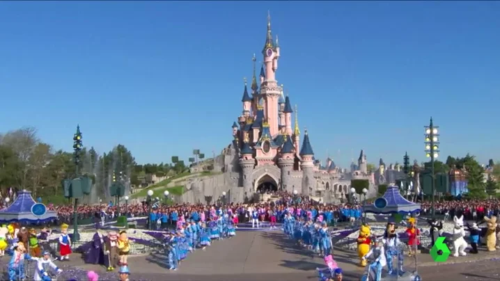 Frame 15.164331 de: disney