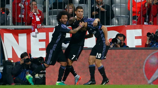 Cristiano Ronaldo celebra su segundo gol ante el Bayern con Marcelo y Asensio Cristiano Ronaldo celebra su segundo gol ante el Bayern con Marcelo y Asensio