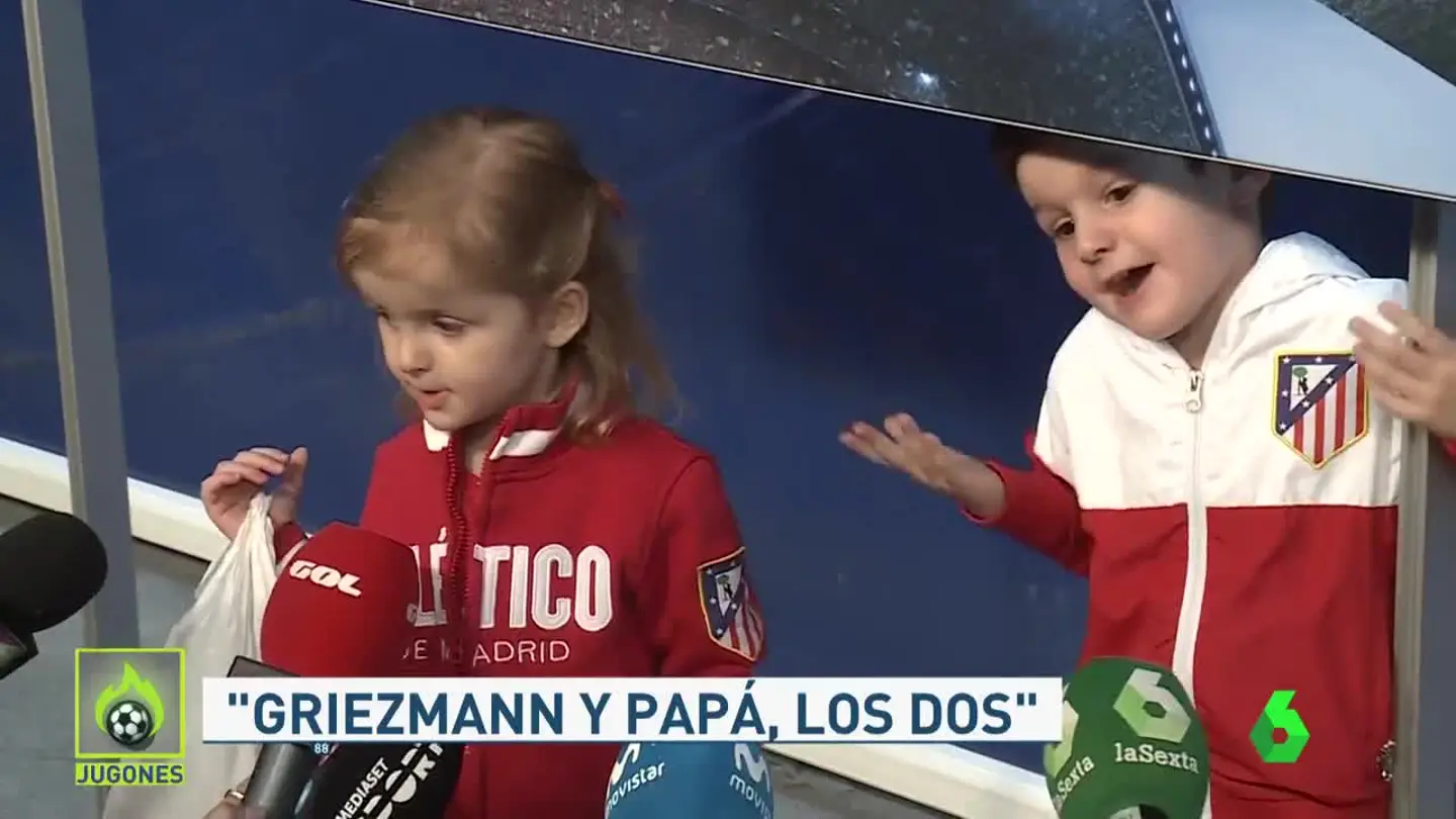 Los hijos de Filipe Luis, en zona mixta Los hijos de Filipe Luis, en zona mixta