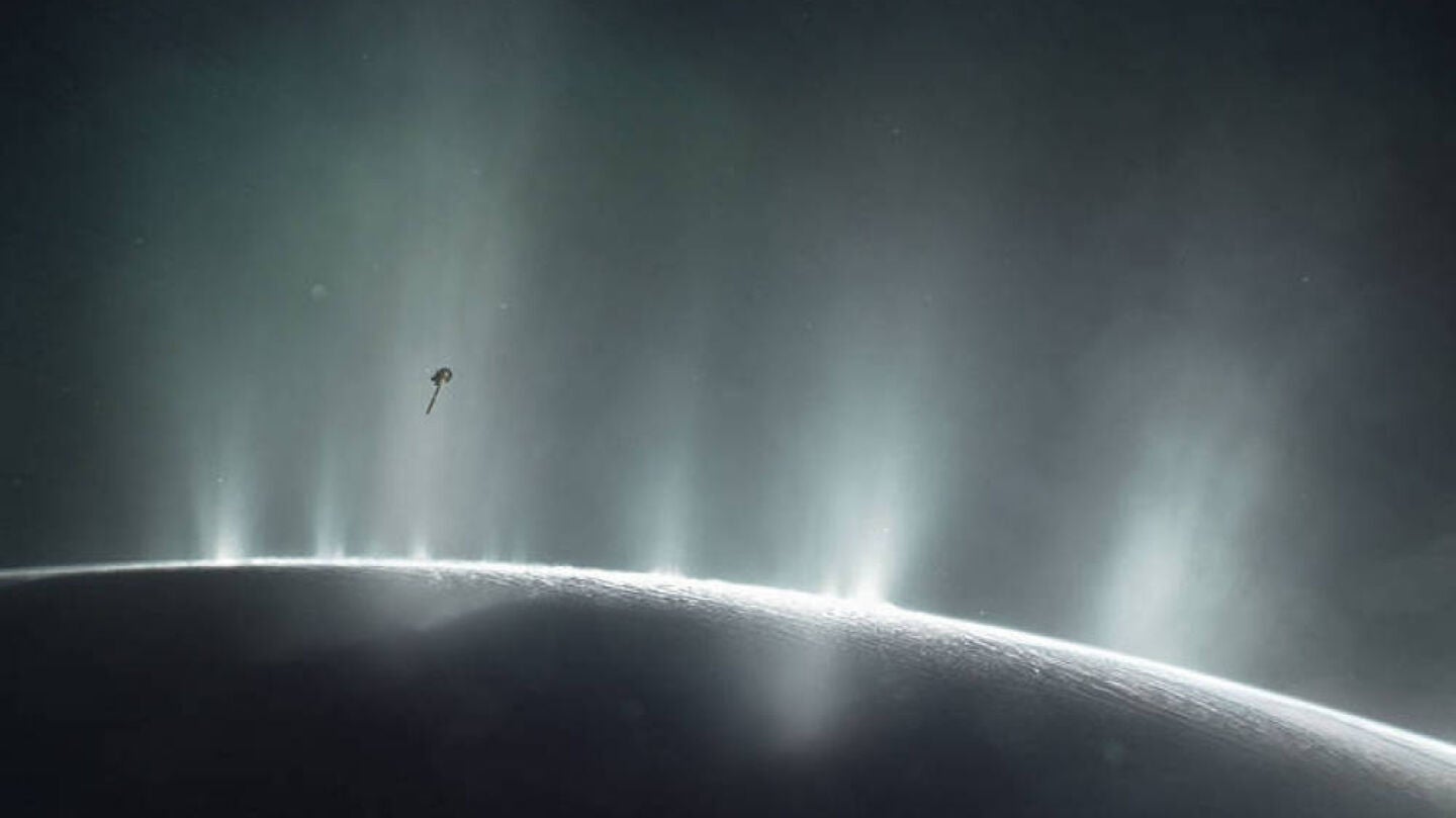 Encelado, luna helada de Saturno