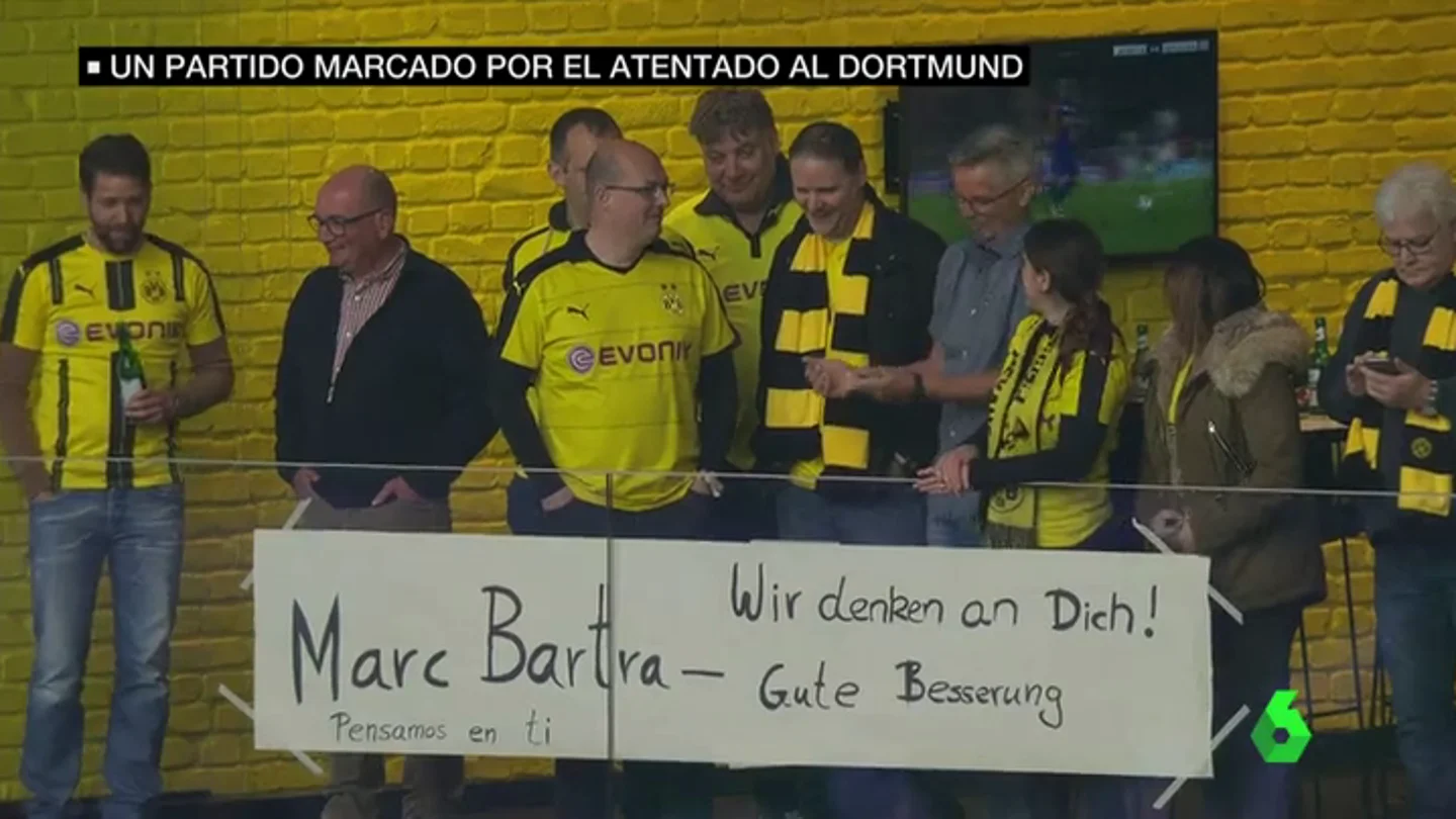Frame 32.254806 de: El Borussia, indignado por jugar el partido sólo 24 horas después: "A mi hijo le temblaban las piernas" Frame 32.254806 de: El Borussia, indignado por jugar el partido sólo 24 horas después: "A mi hijo le temblaban las piernas"